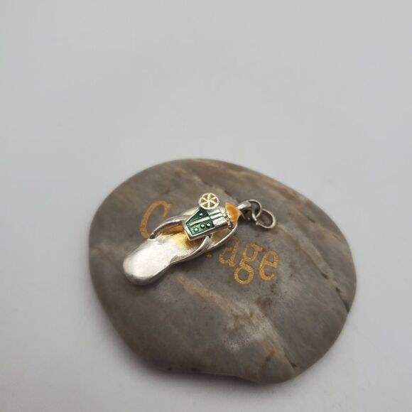 Sterling silver flip flop summer fun shoe necklace pendant charm - Picture 1 of 2